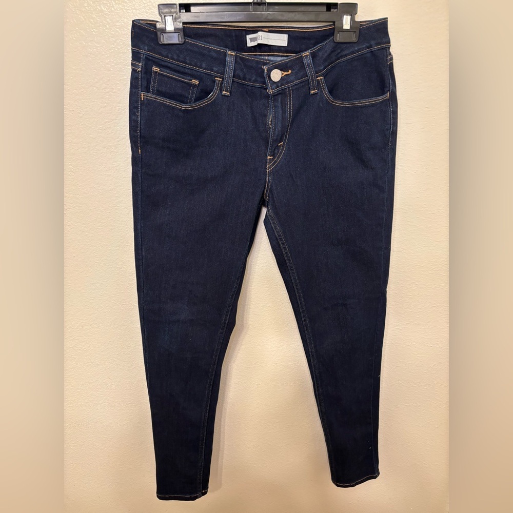 Levi's Women's dark wash high waisted classic Skinny Jeans